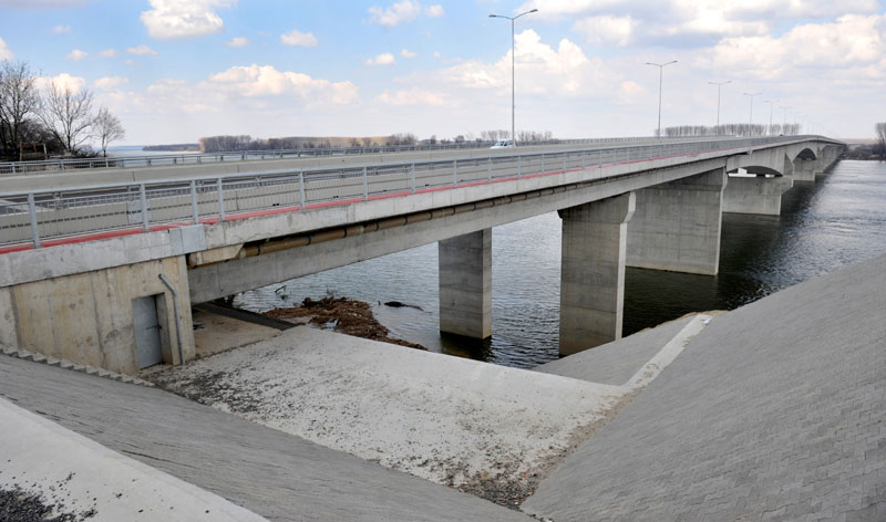 Кинези би да граде луку код Пупиновог моста